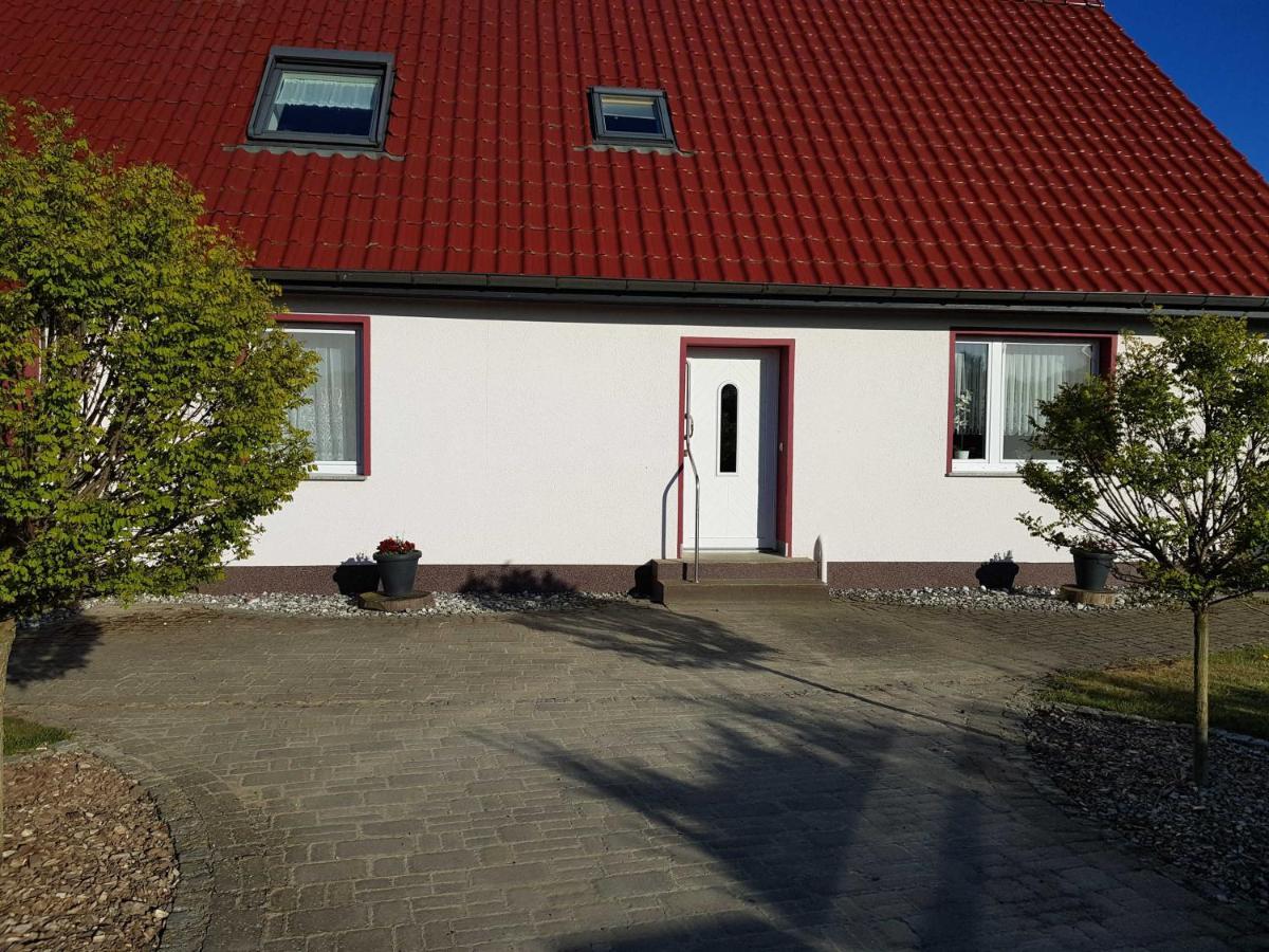 Ferienwohnung Am Peenetal Bentzin Bagian luar foto
